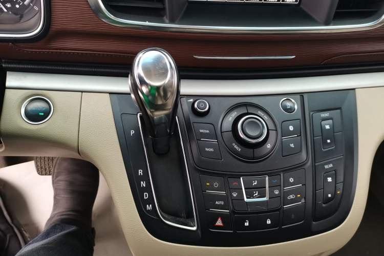 Used Buick GL8 2018 28T Luxury Model China VI Standard
