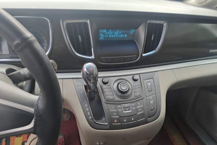 Used Buick GL8 2011 2.4L CT Luxury Business Comfort Edition Audio And AC Panel