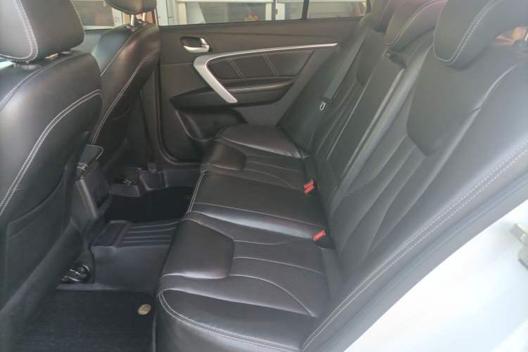 Used Geely Auto Emgrand 2017 Sedan Million Edition 1.5L Manual - Upward Version