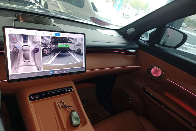 Used GAC Trumpchi Xiangwang S7 2025 180km Ultra All-Wheel Drive LiDAR Edition Audio And AC Panel