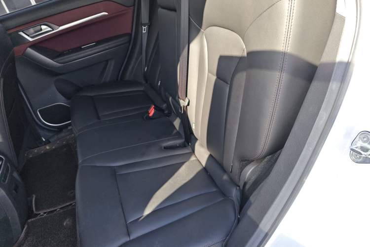 Used Haval H6 Coupe 2018 Red-Label 1.5T Automatic Two-Wheel Drive Luxury Model Interior 4