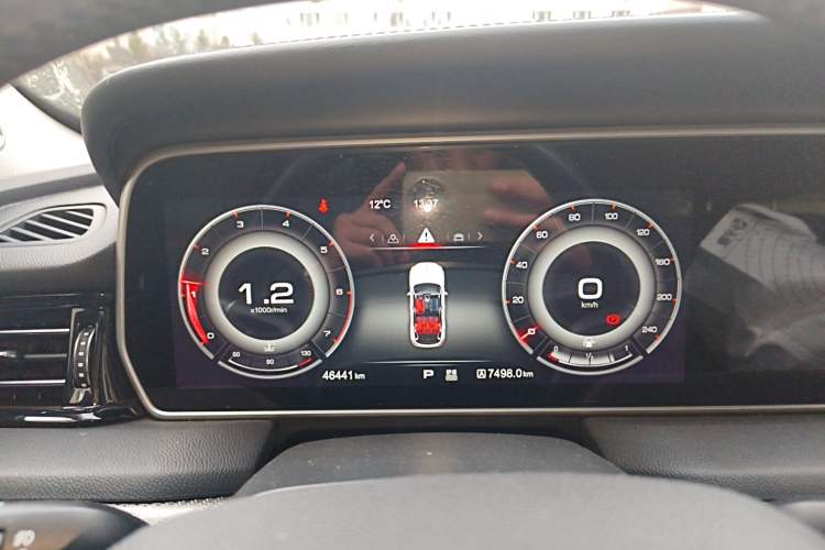 Used Hongqi HS5 2019 2.0T Smart Connect Flagship All-Wheel-Drive Version Instrument Cluster
