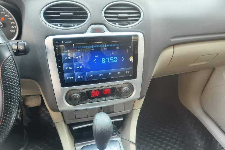 Used Ford Focus 2013 Sedan Classic 1.8L Automatic Fashion Edition
