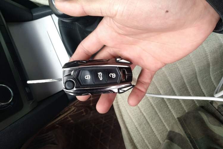 Used Skoda Octavia 2015 Classic Model 1.6L Manual Eado Version Vehicle Key