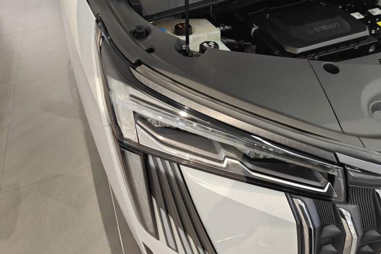 Used GAC Trumpchi M8 2024 Master Series Super Hybrid Edition Exterior 3