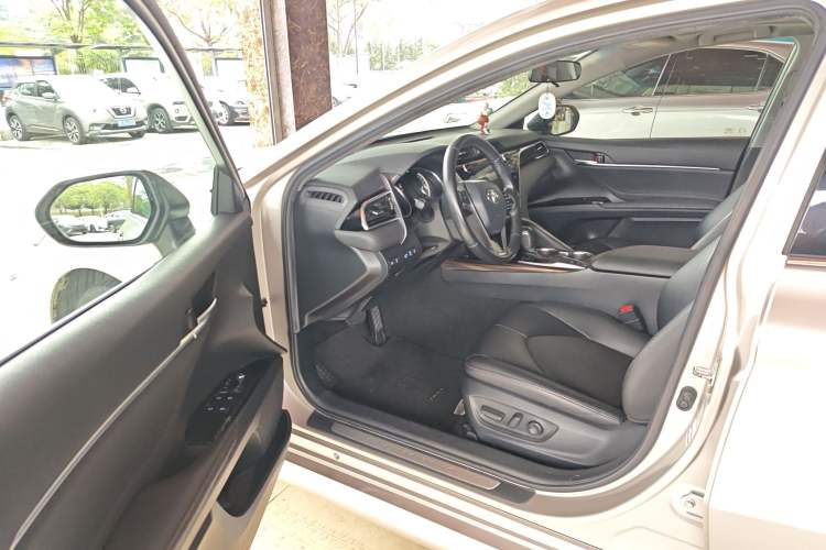 Used Toyota Camry 2019 2.0G Luxury Edition China VI Standard