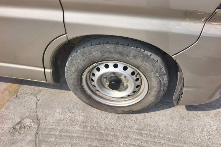 Used Jinbei Hiace King 2021 2.0L Business King Series Comfort Edition Standard Top 9-Seater 1TZS Right Front Wheel Hub