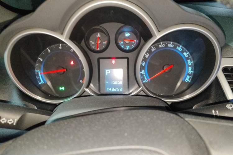 Used Chevrolet Cruze 2012 1.8L SE AT Instrument Cluster