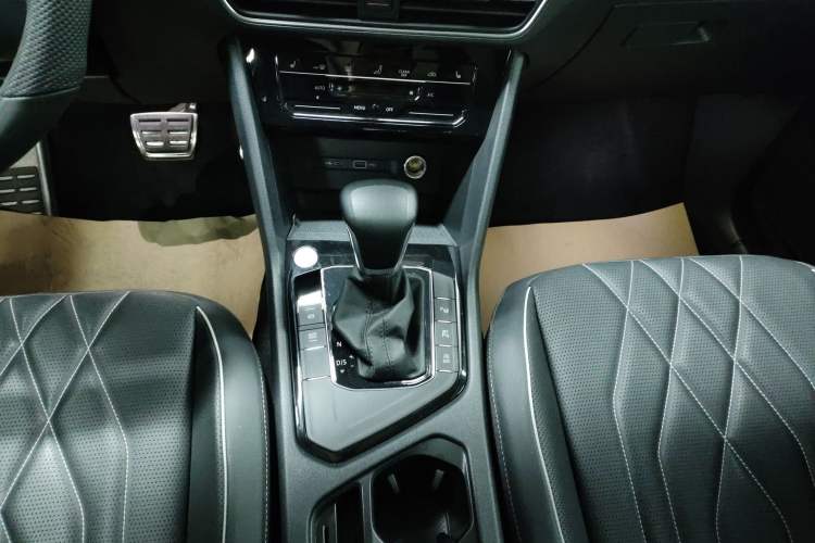 Used Volkswagen Tiguan L 2023 330TSI Automatic Two-Wheel Drive R-Line Enjoyment Edition
