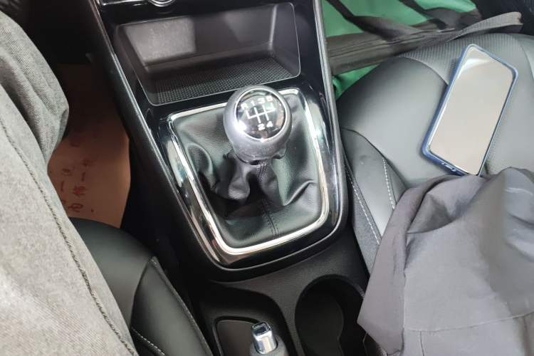 Used Roewe i5 2019 1.5L Manual 4G Connectable Langhao Edition Gear Lever