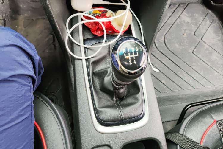 Used Chevrolet Cavalier 2018 320 Manual Enjoyment Edition Gear Lever