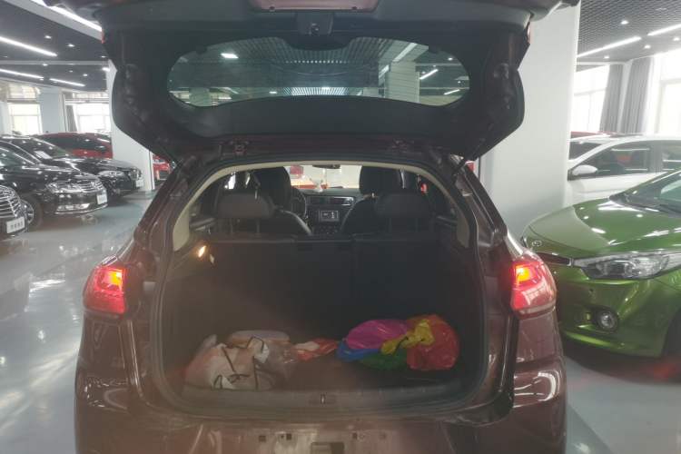 Used Citroen C3-XR 2015 1.6L Manual Pioneer Model Trunk