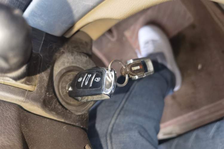 Used Baojun 730 2016 Revised 1.5L Manual Standard Version 7 Seats China V Emission Standard Vehicle Key