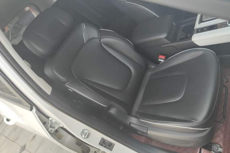 Used Hyundai ix35 2023 Musso 2.0L Deluxe Edition DLX
