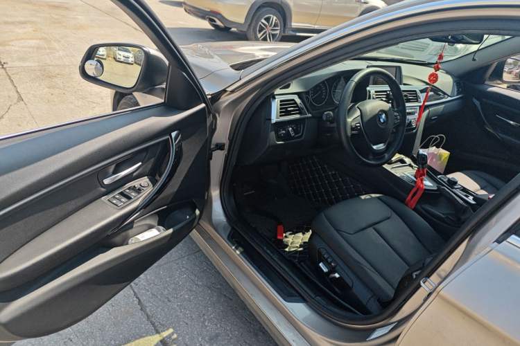 Used BMW 3 Series 2017 320Li Fashion Model
