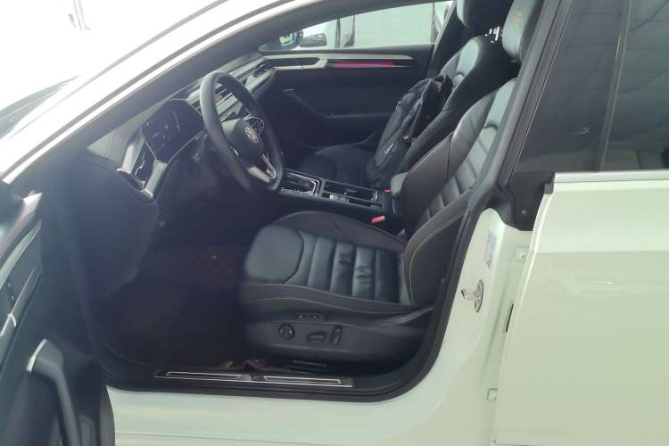 Used Volkswagen FAW-Volkswagen CC 2024 380TSI Striking Edition Left Front Seat