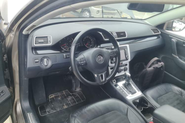 Used Volkswagen Magotan 2015 1.8TSI Luxury Model Center Console