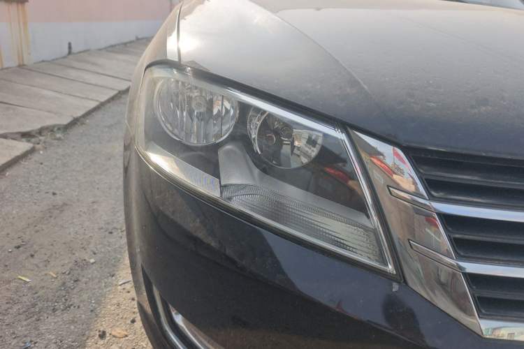 Used Volkswagen Lavida 2013 Restyled Classic 1.6L Manual Comfort Edition Right Front Headlight