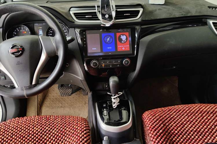 Used Nissan Qashqai 2016 2.0L CVT Elite Edition Audio And AC Panel