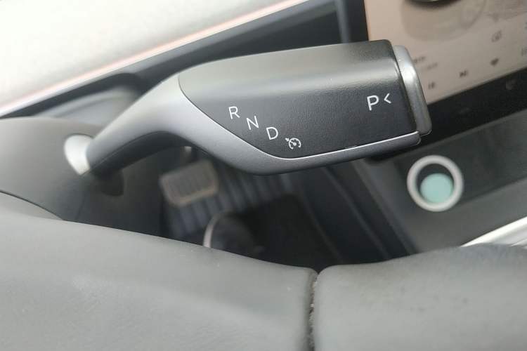 Used Tesla Model Y 2023 Rear-Wheel-Drive Version
