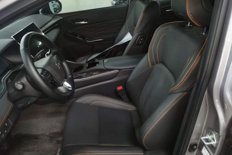 Used Toyota Avalon 2024 Dual-Motor 2.0L Luxury Edition