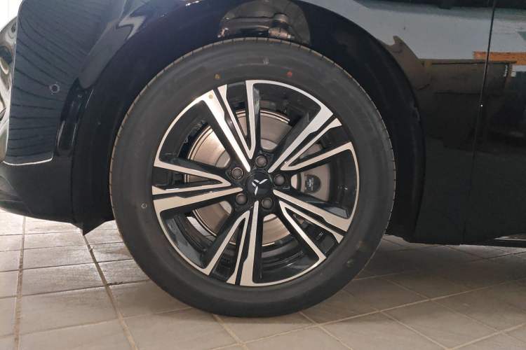 Used Hongqi EH7 2025 600 Smart Selection Edition
