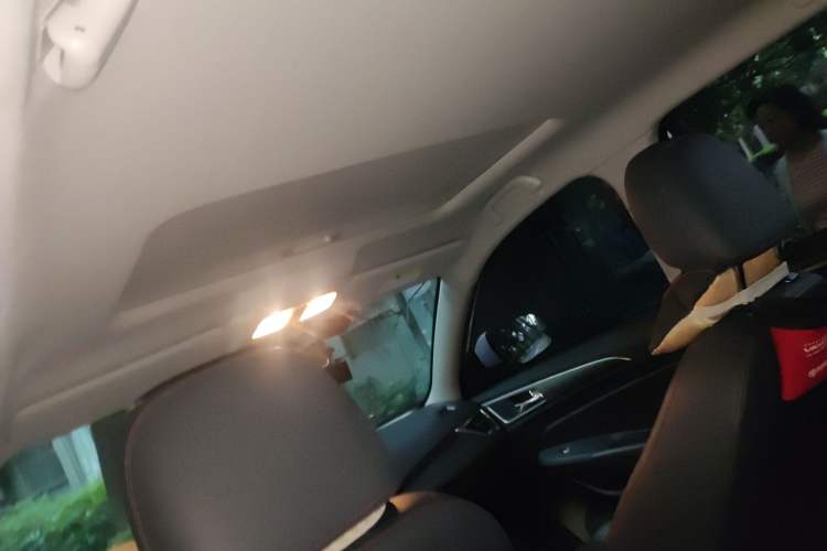 Used CHANGAN CS75 2016 1.8T Automatic Elite Model China V Standard Headliner