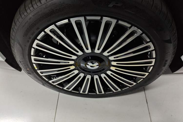 Used Nio ES8 2026 Model 6-seat Executive Luxury Edition Right Rear Wheel Hub