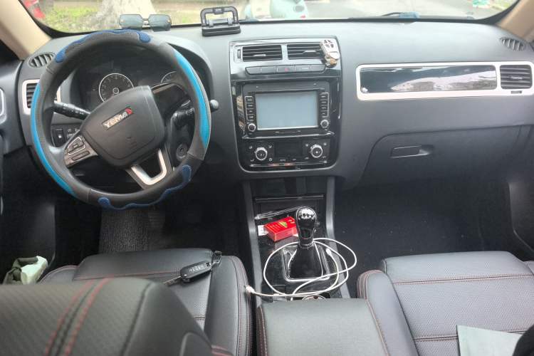 Used Yema T70 2016 Upgraded Model 1.8L Manual Elite Version Center Console