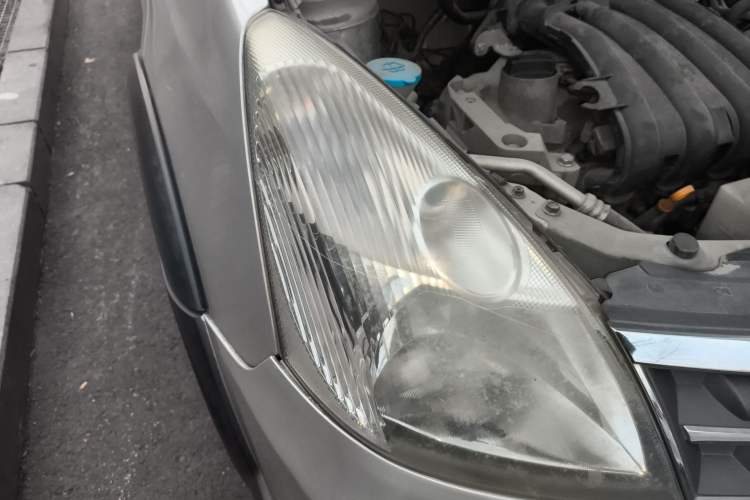 Used Nissan Livina 2010 Jingrui Edition 1.6L Manual Standard Model