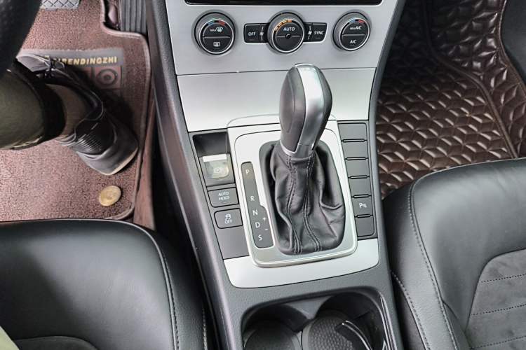 Used Volkswagen Magotan 2013 2.0 TSI Luxury Model Gear Lever