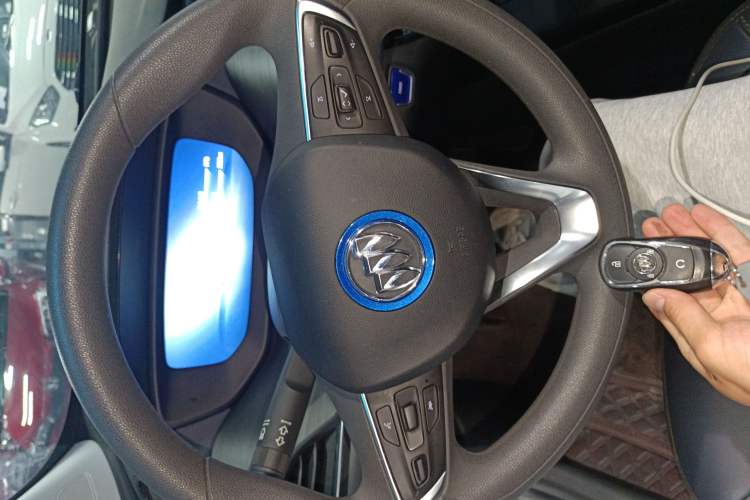 Used Buick Velite 6 2023 Revised Version 430 km Range – Commuter Edition
