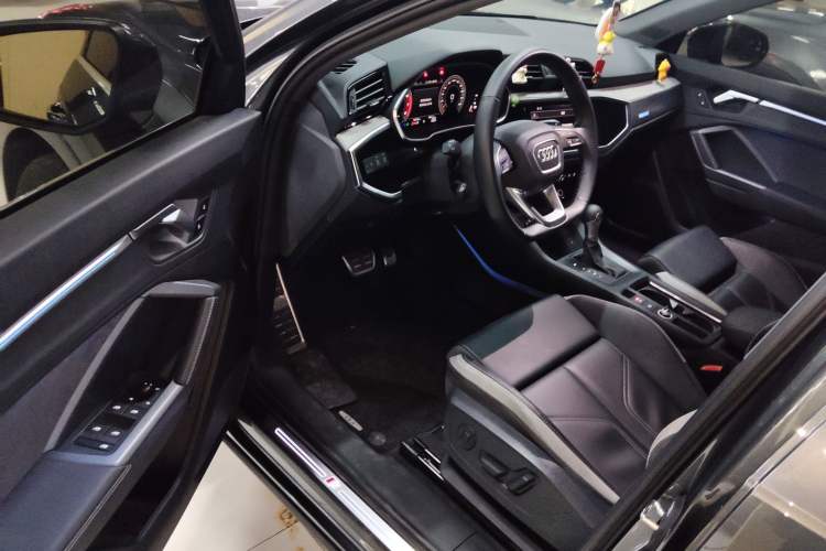 Used Audi Q3 2024 40 TFSI Fashion Dynamic Model Driver Seat