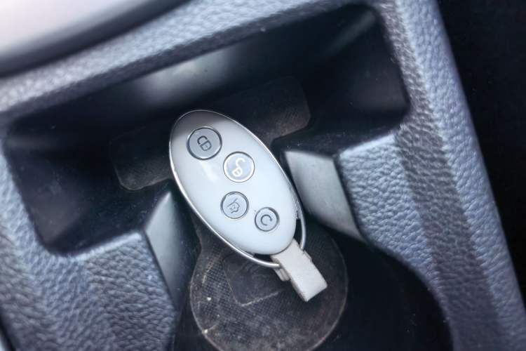 Used BYD Song MAX 2017 1.5T Manual Smart Connect Luxury 7-Seater Vehicle Key