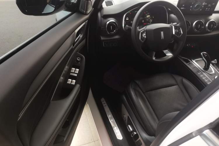 Used Wey VV6 2021 2.0T Two-Wheel Drive Smart Plus
