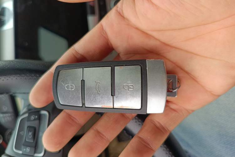 Used Volkswagen Magotan 2012 Revised Version 1.8TSI Leading Edition Vehicle Key