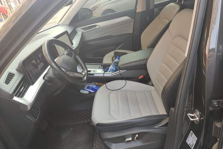 Used Volkswagen Tavendor 2023 330TSI Luxury Touring Edition