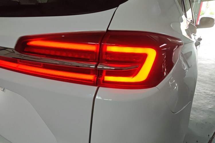 Used BYD Song 2020 Classic Edition 1.5T Automatic Elite Model Right Rear Taillight