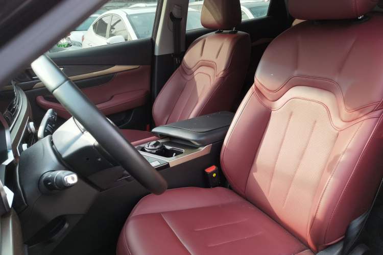 Used JETOUR X70 2024 1.5T DCT Glory PRO 7-Seater
