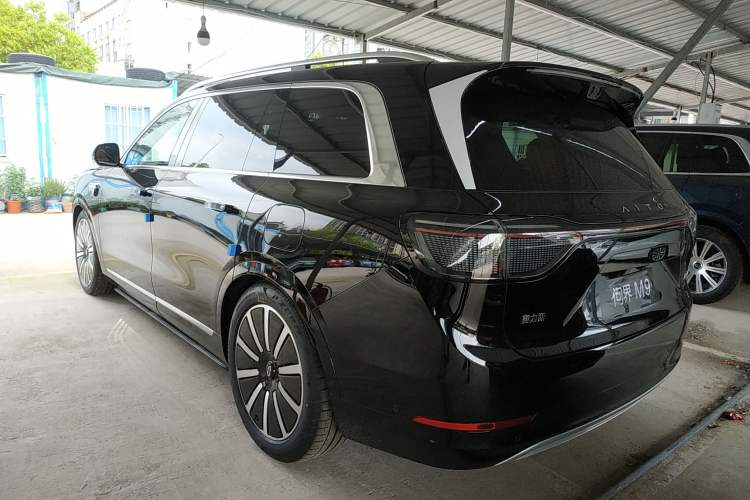 Used Hima AITO M9 2025 Extended-Range Ultra Version 52 kWh 6-Seater
