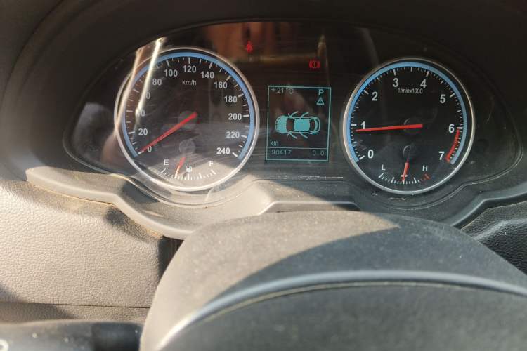 Used Brilliance H530 2017 1.6L Automatic Comfort Model Odometer Close Up