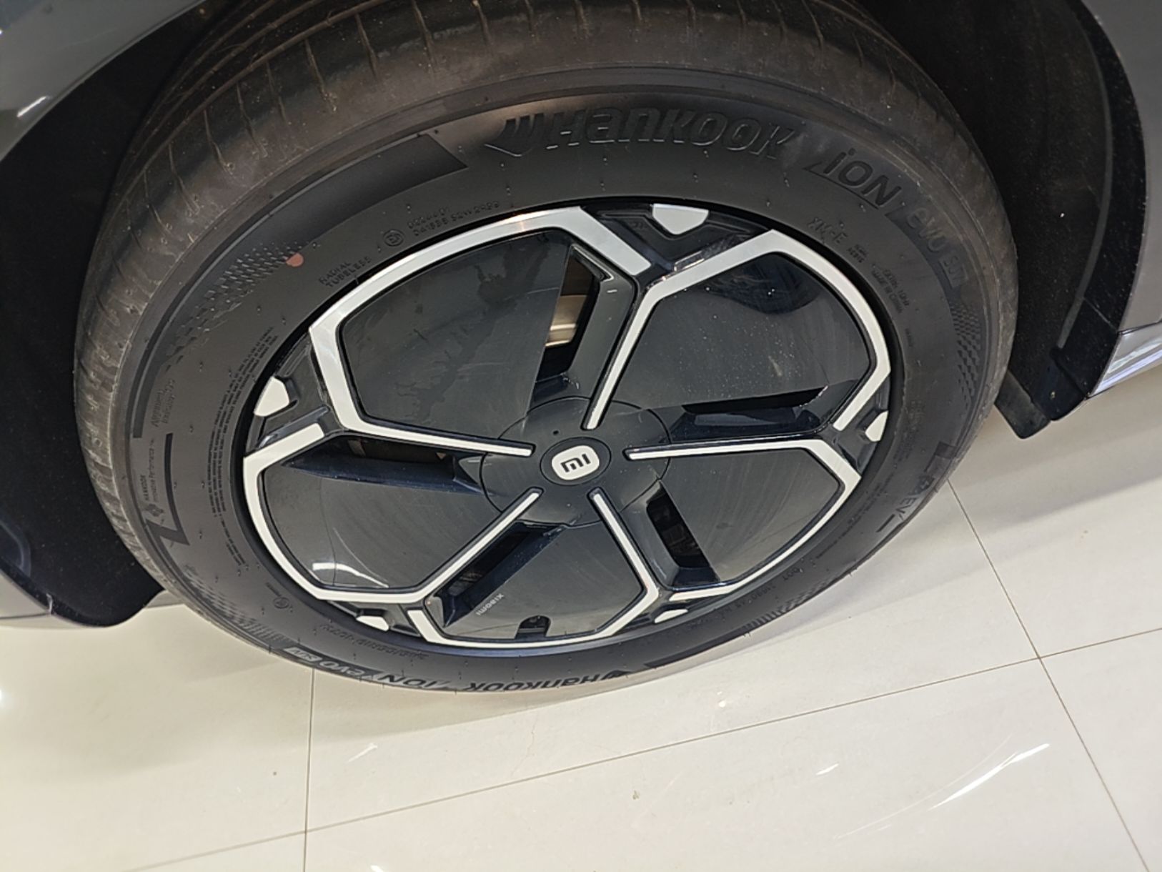 Xiaomi Auto YU7 2025 Ultra-Long Range All-Wheel Drive Pro Version — снимка 11