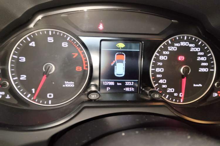 Used Audi Q5 2017 40 TFSI Comfort Model
