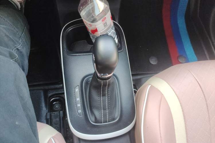 Used Roewe Clever 2022 311km QiQi BoBo Edition Gear Lever