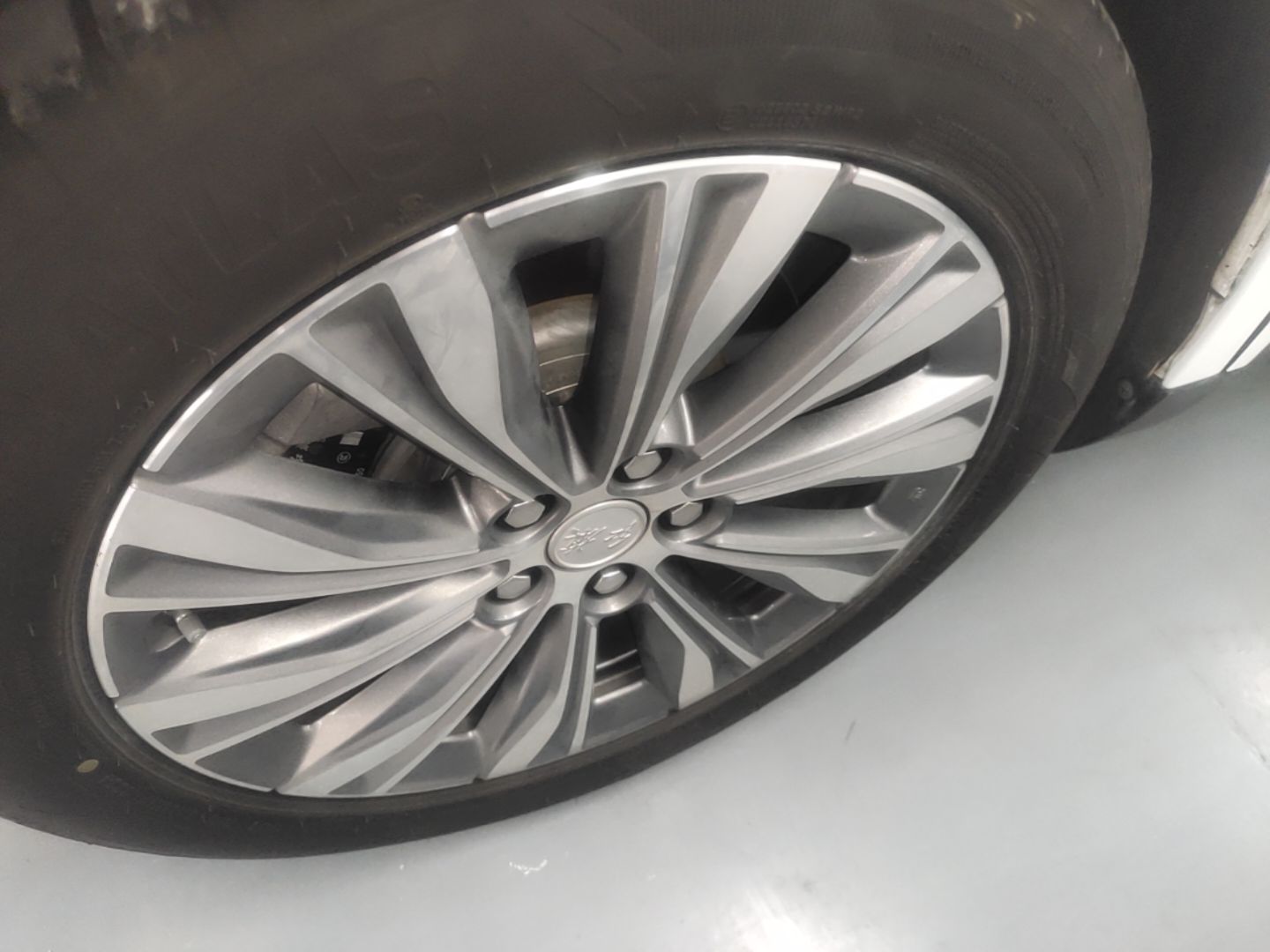 Hongqi E-QM5 2024 450km Range Commuter Version — снимка 11