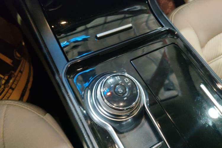 Used Ford Edge 2020 EcoBoost 245 Two-Wheel-Drive Titanium 5-Seater