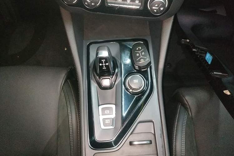 Used Lynk & Co 03 2021 1.5TD DCT Jing Champion Edition Gear Lever