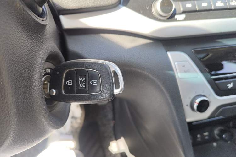 Used Hyundai Elantra (6th Generation / Lingdong) 2016 1.6L Automatic ZhiXuan – Elite Version
