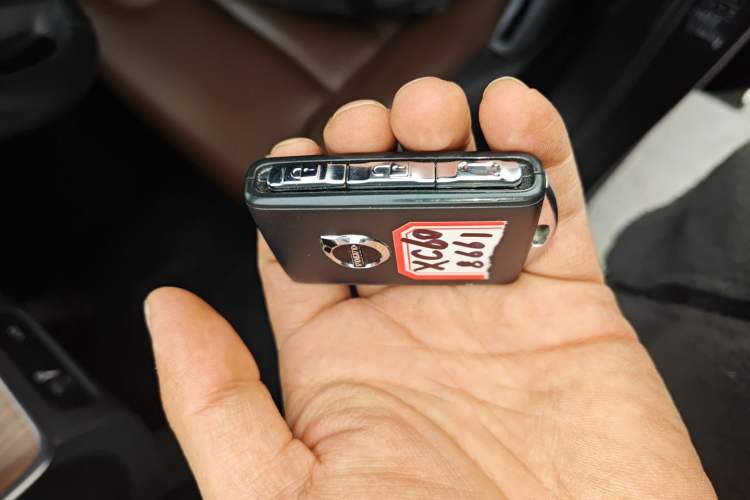 Used Volvo XC60 2022 B5 4x4 Smart Luxury Edition
