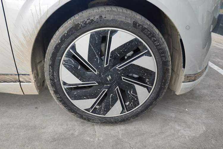 Used Dongfeng eπ eπ008 2025 210 Ultra Range-Extended Version 5 Seats